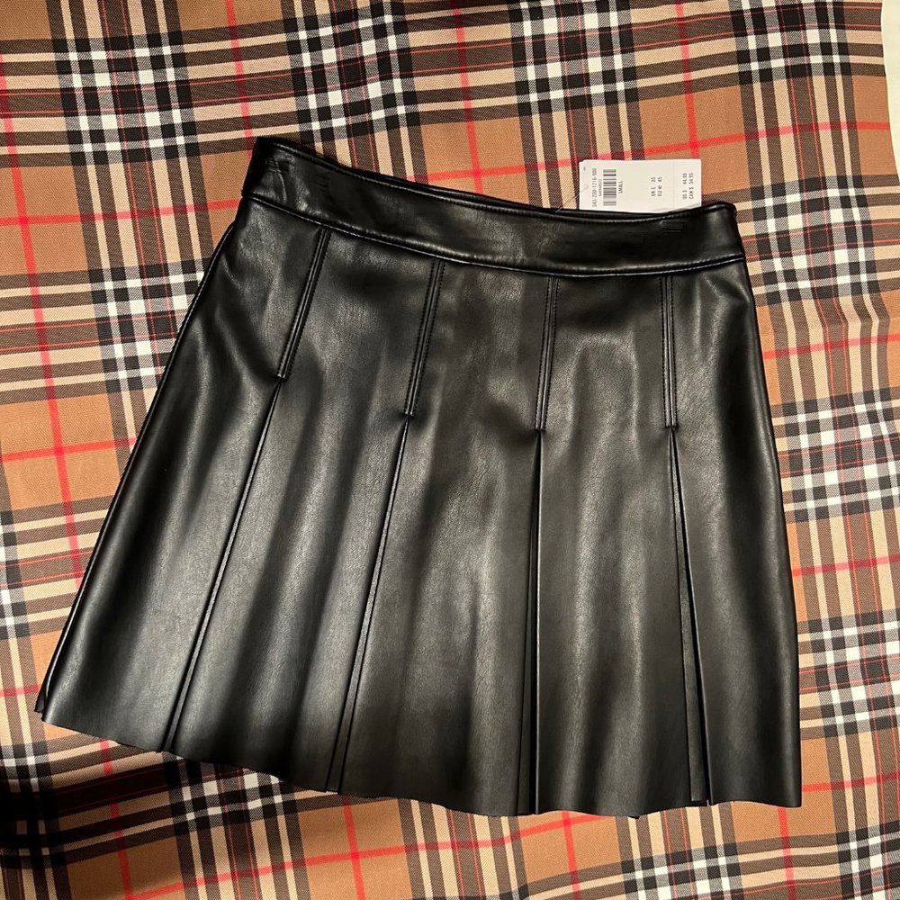 *BRAND NEW* HOLLISTER BLACK FAUX LEATHER HIGH WAIST MINI SKIRT
